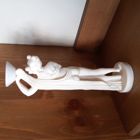 Alabaster Statue - Picture 4 of 7